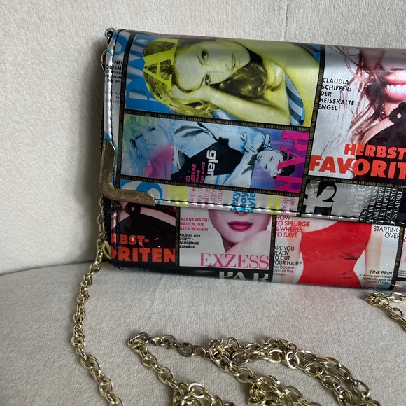 Vogue Magazine Cover Print Wallet Style Purse Shoulder Multicolor Vinyl Clutch - Picture 2 of 14